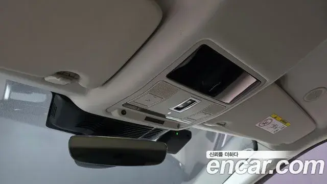 Land Rover Discovery Sport 2022 — Фото 17/20