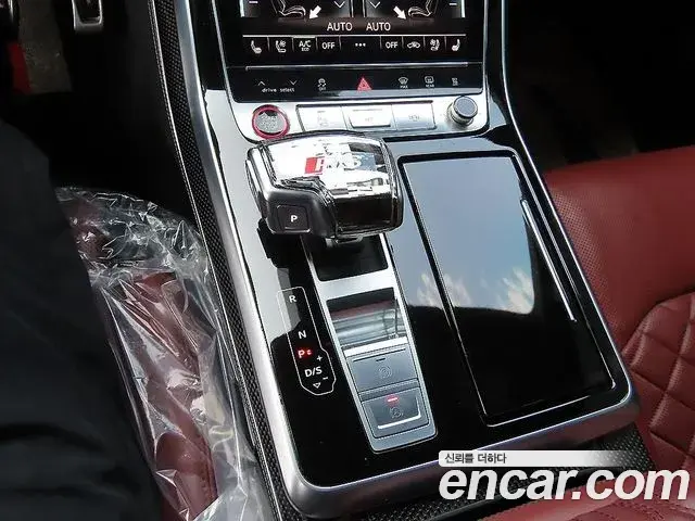 Audi SQ8 2020 — ფოტო 18/20