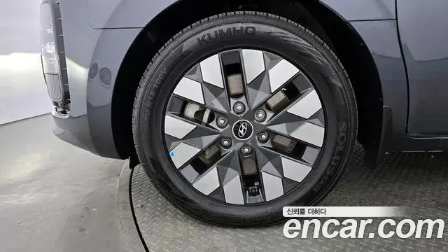 Hyundai Staria 2022 — Şəkil 1/20