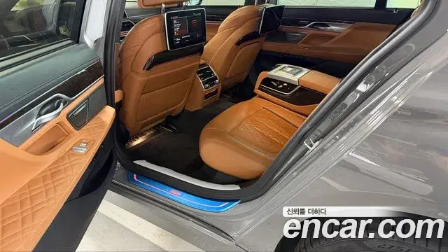 BMW 7 Series 2021 — Photo 32/37