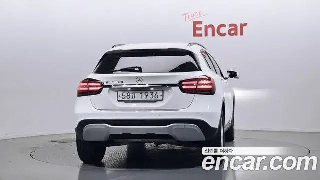 Mercedes-Benz GLA-Class 2018 — Photo 7/31