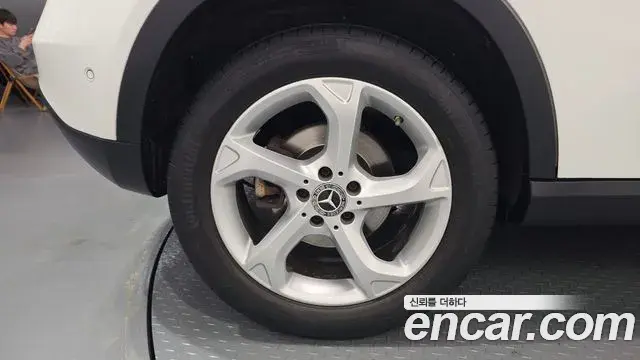 Mercedes-Benz GLA-Class 2018 — Photo 9/31