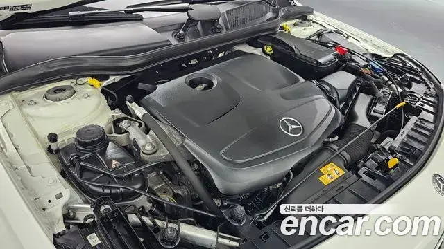 Mercedes-Benz GLA-Class 2018 — Photo 18/31