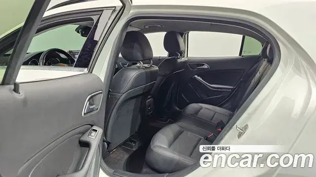 Mercedes-Benz GLA-Class 2018 — Photo 28/31