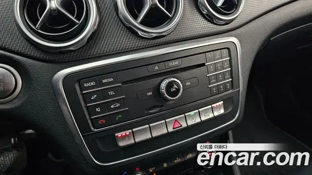 Mercedes-Benz GLA-Class 2018 — Photo 6/31
