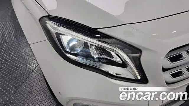Mercedes-Benz GLA-Class 2018 — Photo 25/31