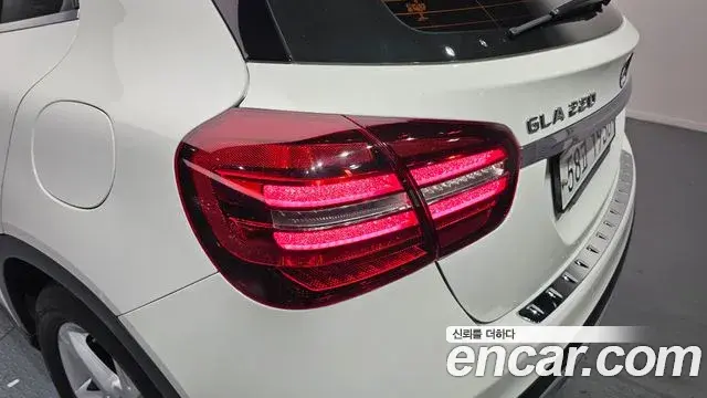 Mercedes-Benz GLA-Class 2018 — Photo 11/31