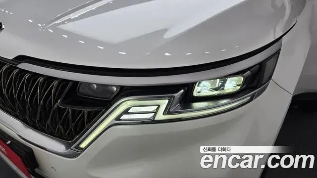 Kia Carnival 2020 — Photo 2/31