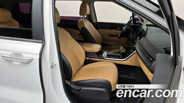 Kia Carnival 2020 — Photo 31/31