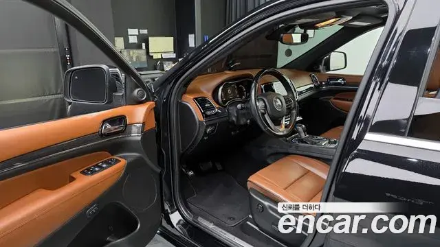 Jeep Grand Cherokee 2020 — Photo 4/20