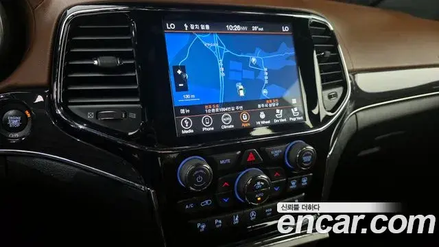 Jeep Grand Cherokee 2020 — Photo 16/20