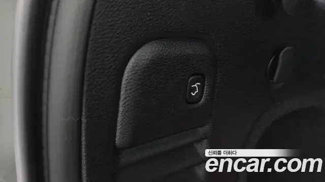 Jeep Grand Cherokee 2020 — Photo 19/20