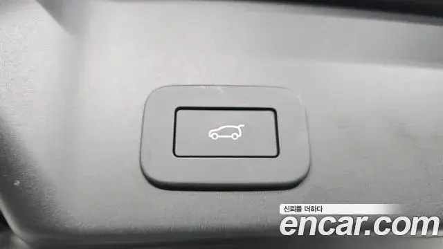 Land Rover Range Rover Evoque 2025 — Фото 18/20