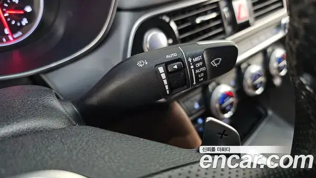 Genesis G70 2018 — Şəkil 25/33