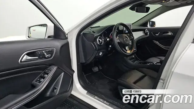 Mercedes-Benz GLA-Class 2019 — ფოტო 21/31