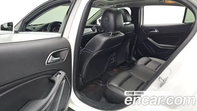 Mercedes-Benz GLA-Class 2019 — ფოტო 24/31