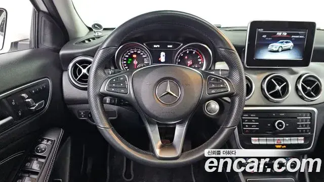 Mercedes-Benz GLA-Class 2019 — ფოტო 8/31