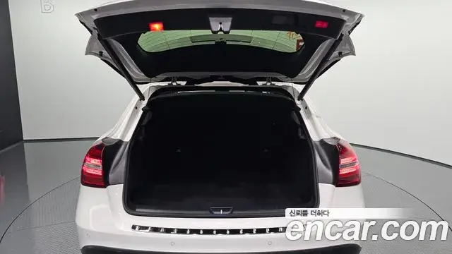 Mercedes-Benz GLA-Class 2019 — ფოტო 13/31
