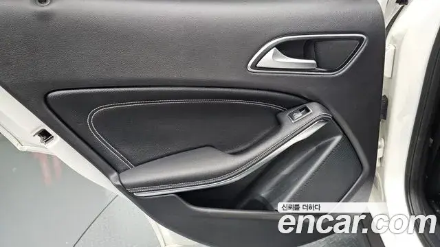 Mercedes-Benz GLA-Class 2019 — ფოტო 18/31