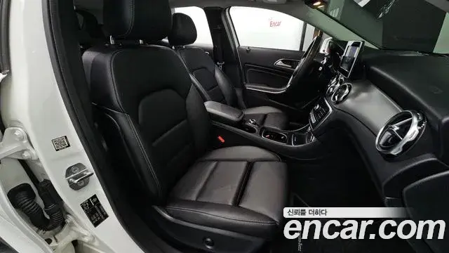 Mercedes-Benz GLA-Class 2019 — ფოტო 26/31