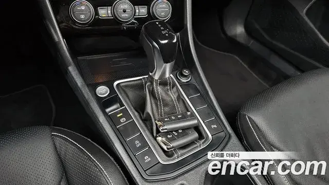Volkswagen Jetta 2024 — ფოტო 21/32