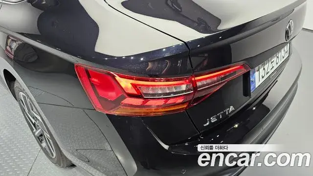 Volkswagen Jetta 2024 — ფოტო 22/32