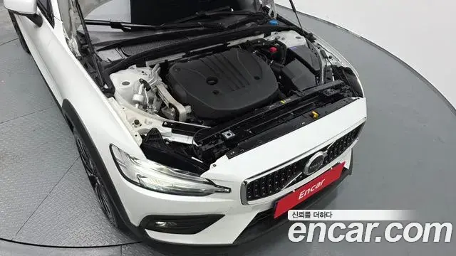 Volvo V60 Cross Country 2023 — Photo 20/20