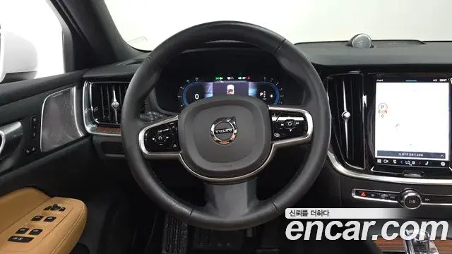 Volvo V60 Cross Country 2023 — Photo 8/20