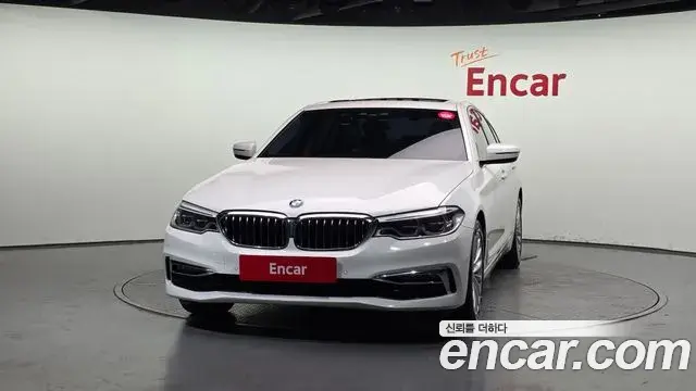 BMW 5 Series 2019 — Photo 8/20