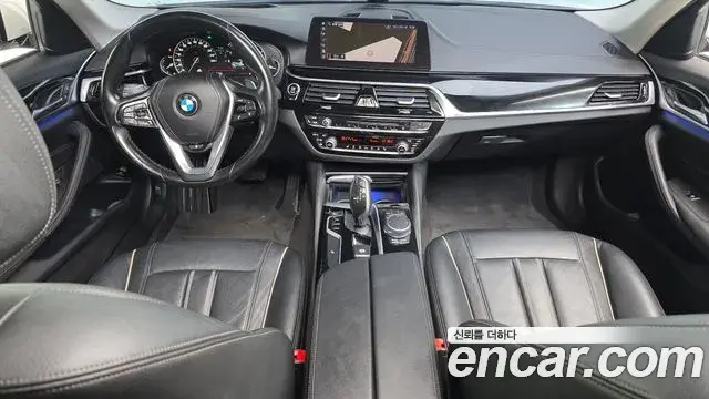 BMW 5 Series 2019 — Photo 14/20