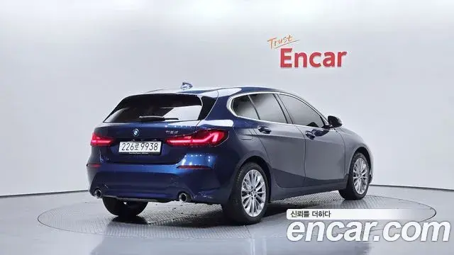 BMW 1 Series 2021 — ფოტო 25/32