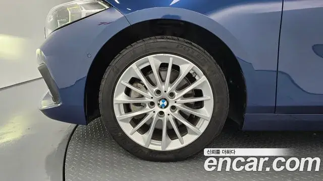 BMW 1 Series 2021 — ფოტო 13/32