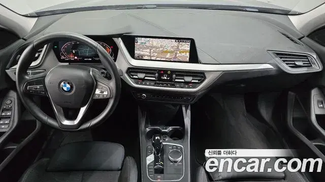 BMW 1 Series 2021 — ფოტო 14/32