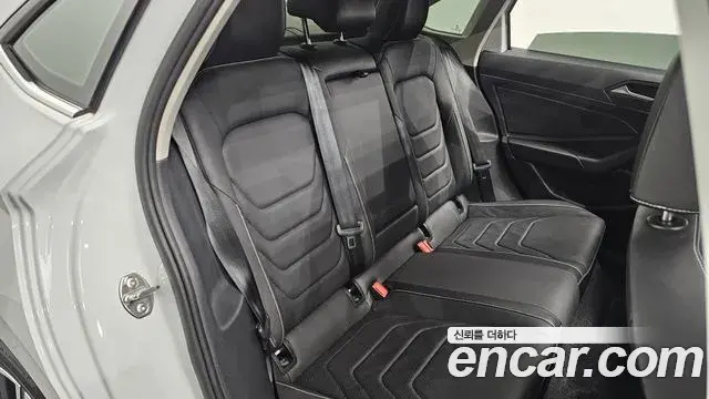 Volkswagen Jetta 2024 — Şəkil 4/31