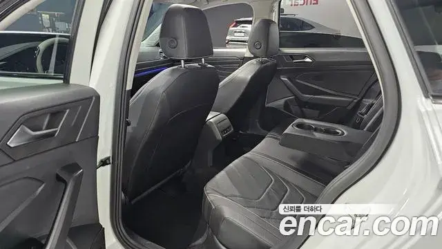Volkswagen Jetta 2024 — Şəkil 25/31