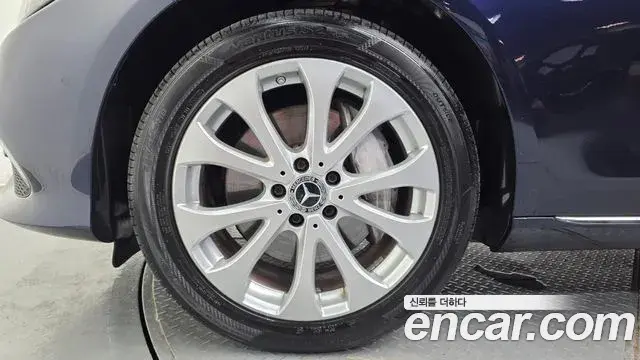Mercedes-Benz E-Class 2019 — Şəkil 11/30