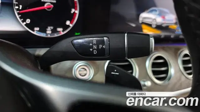 Mercedes-Benz E-Class 2019 — Şəkil 23/30
