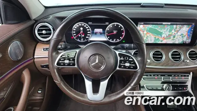 Mercedes-Benz E-Class 2019 — Şəkil 21/30