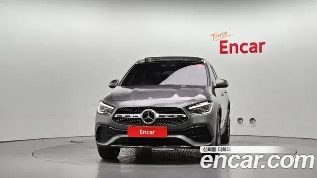 Mercedes-Benz GLA-Class 2023 — Şəkil 17/30