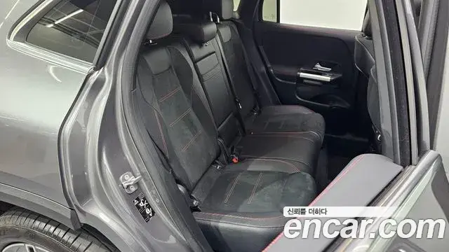 Mercedes-Benz GLA-Class 2023 — Şəkil 19/30