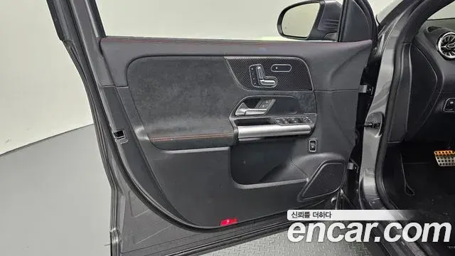 Mercedes-Benz GLA-Class 2023 — Şəkil 2/30