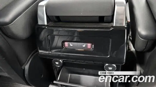 Land Rover Discovery 5 2020 — ფოტო 13/20