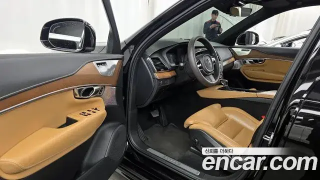 Volvo XC90 2019 — Фото 10/20