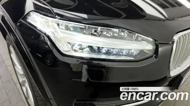 Volvo XC90 2019 — ფოტო 6/37