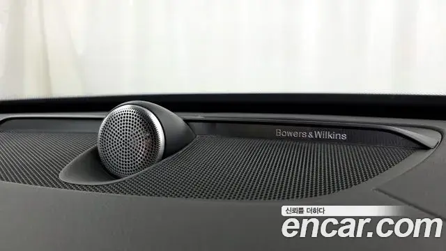 Volvo XC90 2019 — ფოტო 15/37