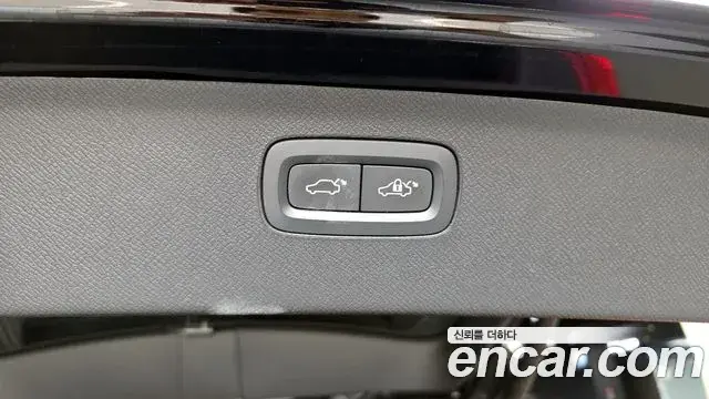 Volvo XC90 2019 — ფოტო 34/37