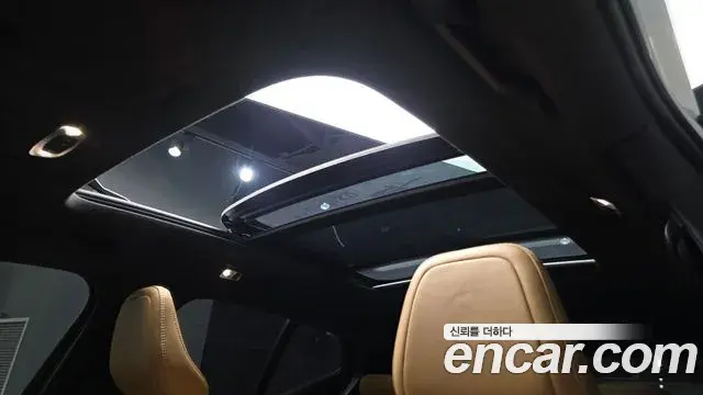 Volvo XC40 2021 — Photo 30/31
