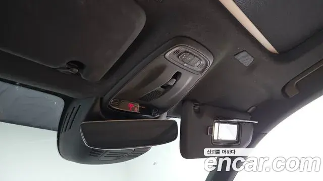 Volvo XC40 2021 — Photo 27/31