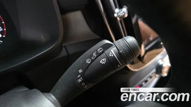 Volvo XC40 2021 — Photo 3/31