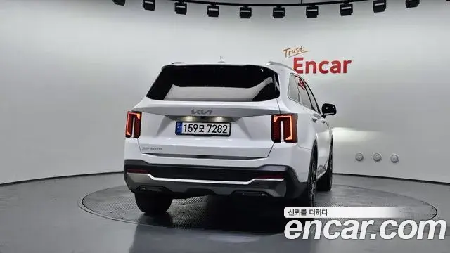 Kia Sorento 2023 — ფოტო 29/30